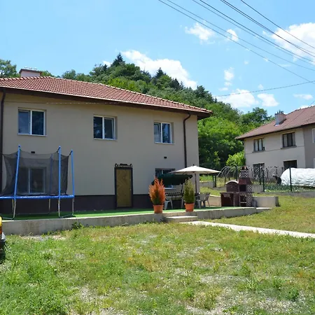 بيت للعطل за гости мартинови